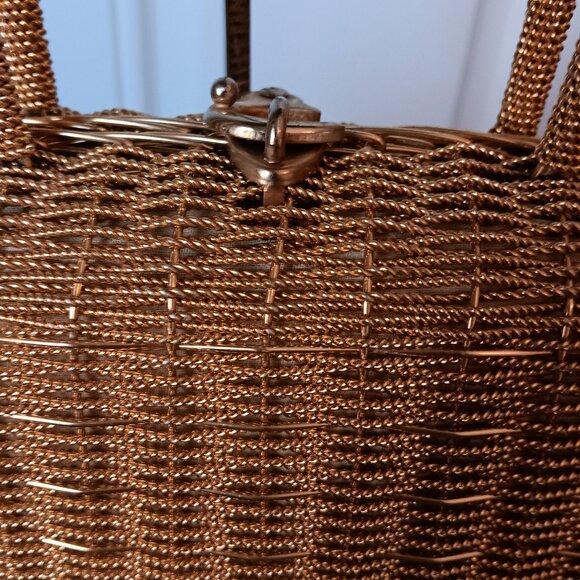 VINTAGE WOMEN'S SKALNY GOLD TONE METAL BASKET WEAVE HANDBAG - Picture 2 of 9